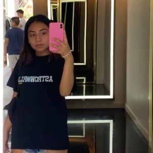 Meet your Posher, Leticia